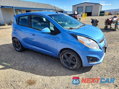 Czwarte zdjęcie samochodu z boku: 2014 CHEVROLET SPARK 1LT VIN:KL8CD6S99EC484104 - miniatura