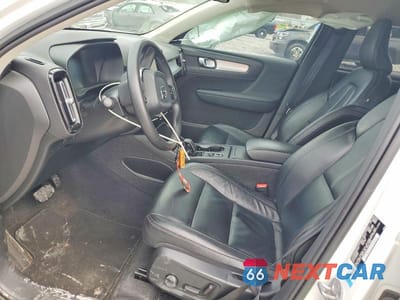 Zdjęcie 7 z 12 samochodu: 2022 VOLVO XC40 T5 MOMENTUM VIN:YV4162UK1N2764152 - miniatura