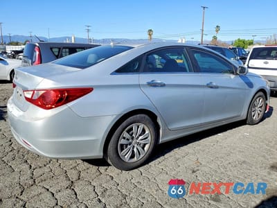 Trzecie zdjęcie samochodu z tyłu: 2011 HYUNDAI SONATA GLS VIN:5NPEB4AC3BH041888 - miniatura