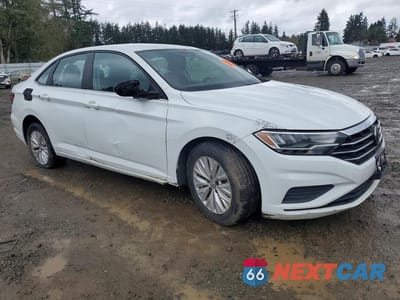 Czwarte zdjęcie samochodu z boku: 2019 VOLKSWAGEN JETTA S VIN:3VWCB7BU5KM276087 - miniatura