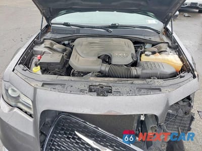 Zdjęcie 11 z 12 samochodu: 2019 CHRYSLER 300 S VIN:2C3CCABGXKH635105 - miniatura