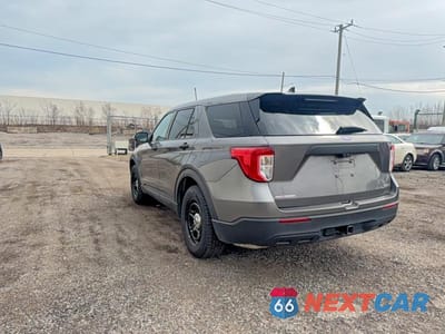 Trzecie zdjęcie samochodu z tyłu: 2020 FORD EXPLORER POLICE INTERCEPTOR VIN:1FM5K8ABXLGA19256 - miniatura