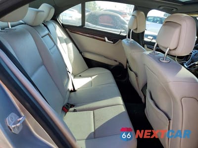 Zdjęcie 10 z 11 samochodu: 2013 MERCEDES-BENZ C 250 VIN:WDDGF4HB8DR248482 - miniatura
