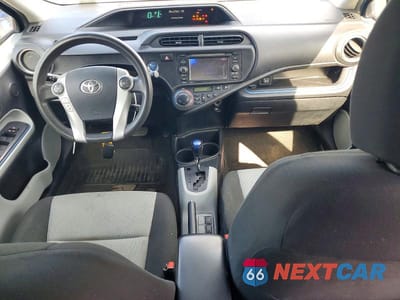 Zdjęcie 8 z 12 samochodu: 2013 TOYOTA PRIUS C THREE VIN:JTDKDTB3XD1034565 - miniatura