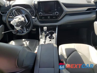 Zdjęcie 8 z 13 samochodu: 2022 TOYOTA HIGHLANDER XLE VIN:5TDGZRAHXNS543857 - miniatura