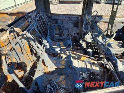 Zdjęcie 10 z 12 samochodu: 2008 NISS TITAN XE VIN:1N6BA07D28N302478 - miniatura