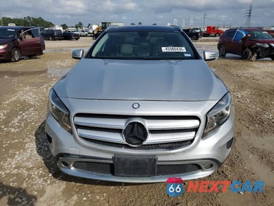 Piąte zdjęcie samochodu w środku: 2015 MERCEDES-BENZ GLA 250 4MATIC VIN:WDCTG4GB7FJ102139 - miniatura