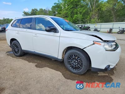 Czwarte zdjęcie samochodu z boku: 2014 MITSUBISHI OUTLANDER ES VIN:JA4AD2A34EZ011867 - miniatura