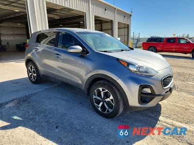Czwarte zdjęcie samochodu z boku: 2021 KIA SPORTAGE LX VIN:KNDPMCACXM7910829 - miniatura