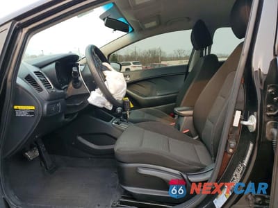 Zdjęcie 7 z 11 samochodu: 2018 KIA FORTE LX VIN:3KPFK4A7XJE283975 - miniatura