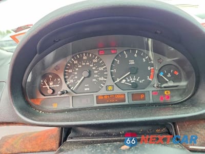 Zdjęcie 9 z 11 samochodu: 2003 BMW 325 I VIN:WBAET37463NJ24642 - miniatura