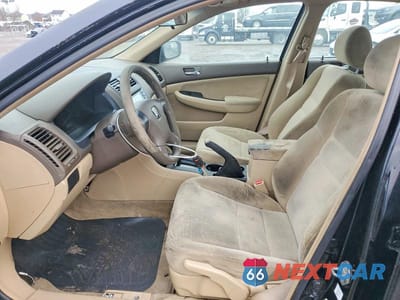 Zdjęcie 7 z 12 samochodu: 2005 HONDA ACCORD LX VIN:1HGCM56495A026611 - miniatura