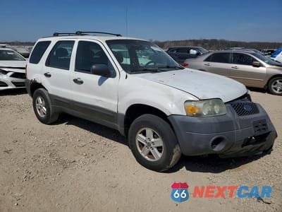 Czwarte zdjęcie samochodu z boku: 2006 FORD ESCAPE XLS VIN:1FMYU02ZX6KA98904 - miniatura