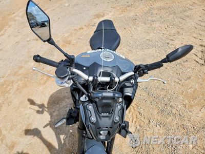 Piąte zdjęcie samochodu w środku: 2023 YAMAHA MT09 VIN:JYARN71E3PA005625 - miniatura