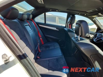 Zdjęcie 10 z 12 samochodu: 2013 MERCEDES-BENZ C 250 VIN:WDDGF4HB2DR257887 - miniatura