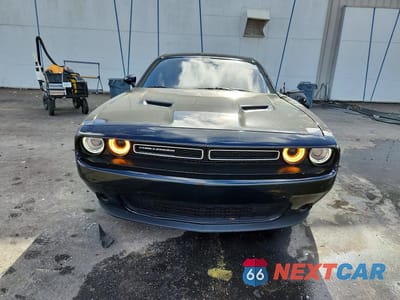 Piąte zdjęcie samochodu w środku: 2021 DODGE CHALLENGER SXT VIN:2C3CDZAG1MH534373 - miniatura