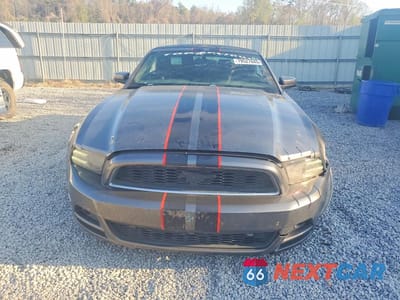 Piąte zdjęcie samochodu w środku: 2013 FORD MUSTANG VIN:1ZVBP8EM0D5253453 - miniatura