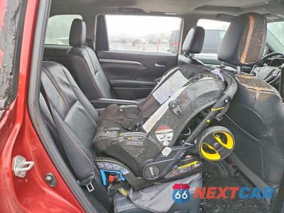 Zdjęcie 11 z 12 samochodu: 2019 TOYOTA HIGHLANDER SE VIN:5TDJZRFH0KS611108 - miniatura