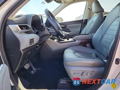 Zdjęcie 7 z 13 samochodu: 2022 TOYOTA HIGHLANDER HYBRID XLE VIN:5TDGBRCH8NS543423 - miniatura