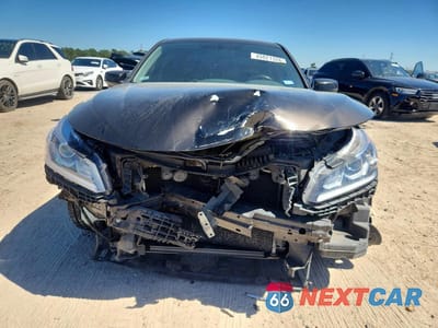 Piąte zdjęcie samochodu w środku: 2017 HONDA ACCORD EXL VIN:1HGCR2F88HA300422 - miniatura