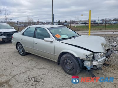 Czwarte zdjęcie samochodu z boku: 2000 TOYOTA CAMRY LE VIN:JT2BG22K8Y0458338 - miniatura