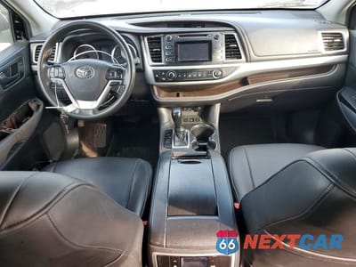 Zdjęcie 8 z 12 samochodu: 2019 TOYOTA HIGHLANDER LE VIN:5TDBZRFH6KS743486 - miniatura