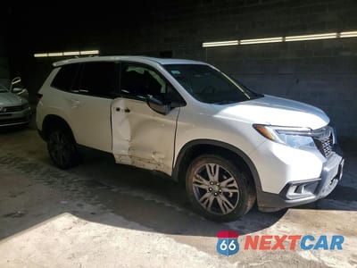 Czwarte zdjęcie samochodu z boku: 2021 HONDA PASSPORT EXL VIN:5FNYF8H56MB035326 - miniatura