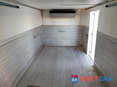 Zdjęcie 10 z 13 samochodu: 2016 ISUZU NQR REFRIGERATED BOX TRUCK VIN:JALE5W169G7901395 - miniatura