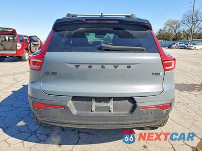 Zdjęcie 6 z 13 samochodu: 2022 VOLVO XC40 T5 R-DESIGN VIN:YV4162UM6N2719399 - miniatura