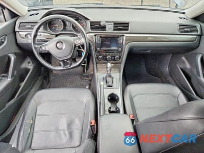 Zdjęcie 8 z 13 samochodu: 2016 VOLKSWAGEN PASSAT SE VIN:1VWBT7A33GC028625 - miniatura