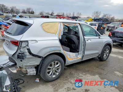 Trzecie zdjęcie samochodu z tyłu: 2019 HYUNDAI SANTA FE SE 2.4L VIN:5NMS23AD0KH040328 - miniatura