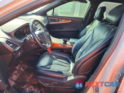 Zdjęcie 7 z 13 samochodu: 2019 LINCOLN NAUTILUS SELECT VIN:2LMPJ6K91KBL58932 - miniatura