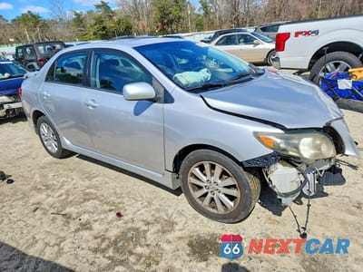 Czwarte zdjęcie samochodu z boku: 2010 TOYOTA COROLLA S VIN:1NXBU4EE1AZ354589 - miniatura