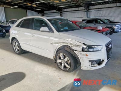 Czwarte zdjęcie samochodu z boku: 2015 AUDI Q3 PREMIUM PLUS VIN:WA1EFCFS1FR012137 - miniatura