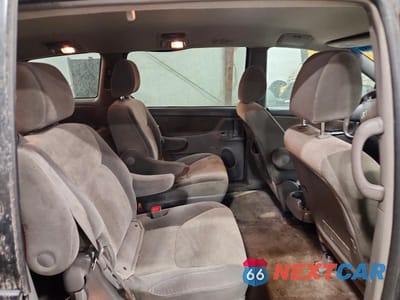 Zdjęcie 11 z 12 samochodu: 2010 TOYOTA SIENNA CE VIN:5TDKK4CC9AS341251 - miniatura