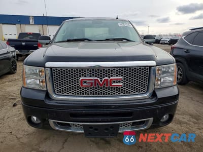 Piąte zdjęcie samochodu w środku: 2013 GMC SIERRA K1500 DENALI VIN:3GTP2XE23DG159186 - miniatura