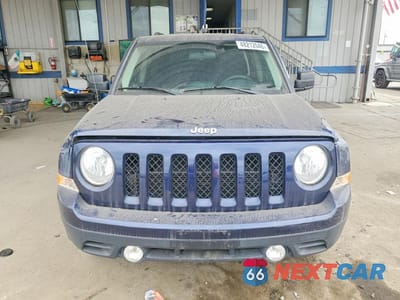 Piąte zdjęcie samochodu w środku: 2014 JEEP PATRIOT SPORT VIN:1C4NJRBBXED773774 - miniatura