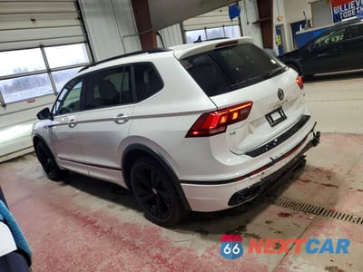 Drugie zdjęcie samochodu z przodu: 2024 VOLKSWAGEN TIGUAN SE R-LINE BLACK VIN:3VV8B7AX7RM210009 - miniatura