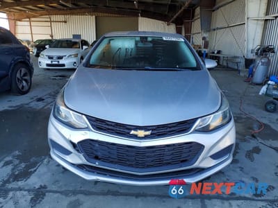 Piąte zdjęcie samochodu w środku: 2016 CHEVROLET CRUZE LT VIN:1G1BE5SM9G7321410 - miniatura