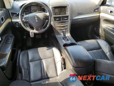 Zdjęcie 8 z 13 samochodu: 2016 LINCOLN TOWNHOUSE MKT VIN:2LMHJ5AT6GBL01824 - miniatura