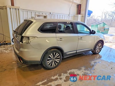 Trzecie zdjęcie samochodu z tyłu: 2019 MITSUBISHI OUTLANDER ES VIN:JA4AD2A34KZ053323 - miniatura