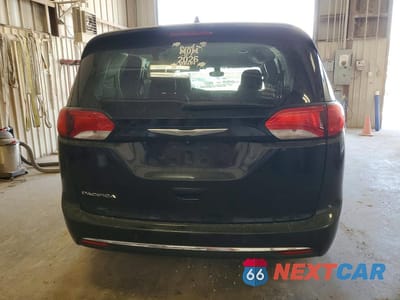 Zdjęcie 6 z 12 samochodu: 2017 CHRYSLER PACIFICA TOURING L VIN:2C4RC1BG5HR526723 - miniatura