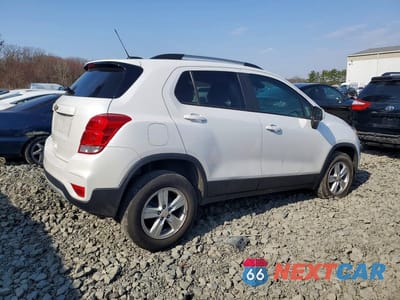 Trzecie zdjęcie samochodu z tyłu: 2022 CHEVROLET TRAX 1LT VIN:KL7CJPSM1NB533549 - miniatura