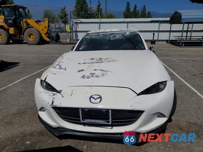 Piąte zdjęcie samochodu w środku: 2020 MAZDA MX-5 MIATA CLUB VIN:JM1NDAL70L0412772 - miniatura