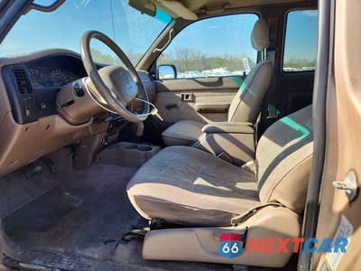 Zdjęcie 7 z 12 samochodu: 2000 TOYOTA TACOMA PRERUNNER V6 VIN:4TASN92N3YZ678199 - miniatura