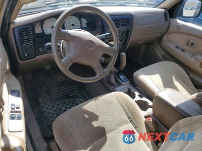 Zdjęcie 8 z 11 samochodu: 2002 TOYOTA TACOMA V6 VIN:5TEWN72N72Z056422 - miniatura