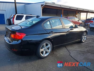 Trzecie zdjęcie samochodu z tyłu: 2014 BMW 328 XI VIN:WBA3B3C51EJ978618 - miniatura