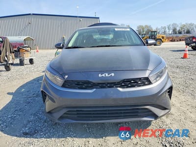 Piąte zdjęcie samochodu w środku: 2024 KIA FORTE LX VIN:3KPF24AD5RE821869 - miniatura