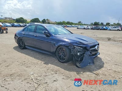 Czwarte zdjęcie samochodu z boku: 2019 MERCEDES-BENZ E 63 AMG-S 4MATIC VIN:WDDZF8KB3KA521624 - miniatura