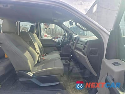 Piąte zdjęcie samochodu w środku: 2017 FORD F350 SUPER DUTY VIN:1FD8X3G67HEE66402 - miniatura